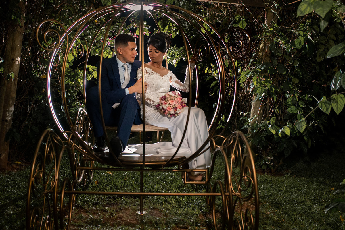 Novo Horizonte Eventos. Sao carlos so. Cerimonia de casamento. Fotos de casamento. Wedding. casamento ao ar livre. casamento no campo. Terno do noivo. Casamento Novo Horizonte Eventos. Casamento Sao Carlos - Ibate sp. Vestido de Noiva. Veu de noiva.