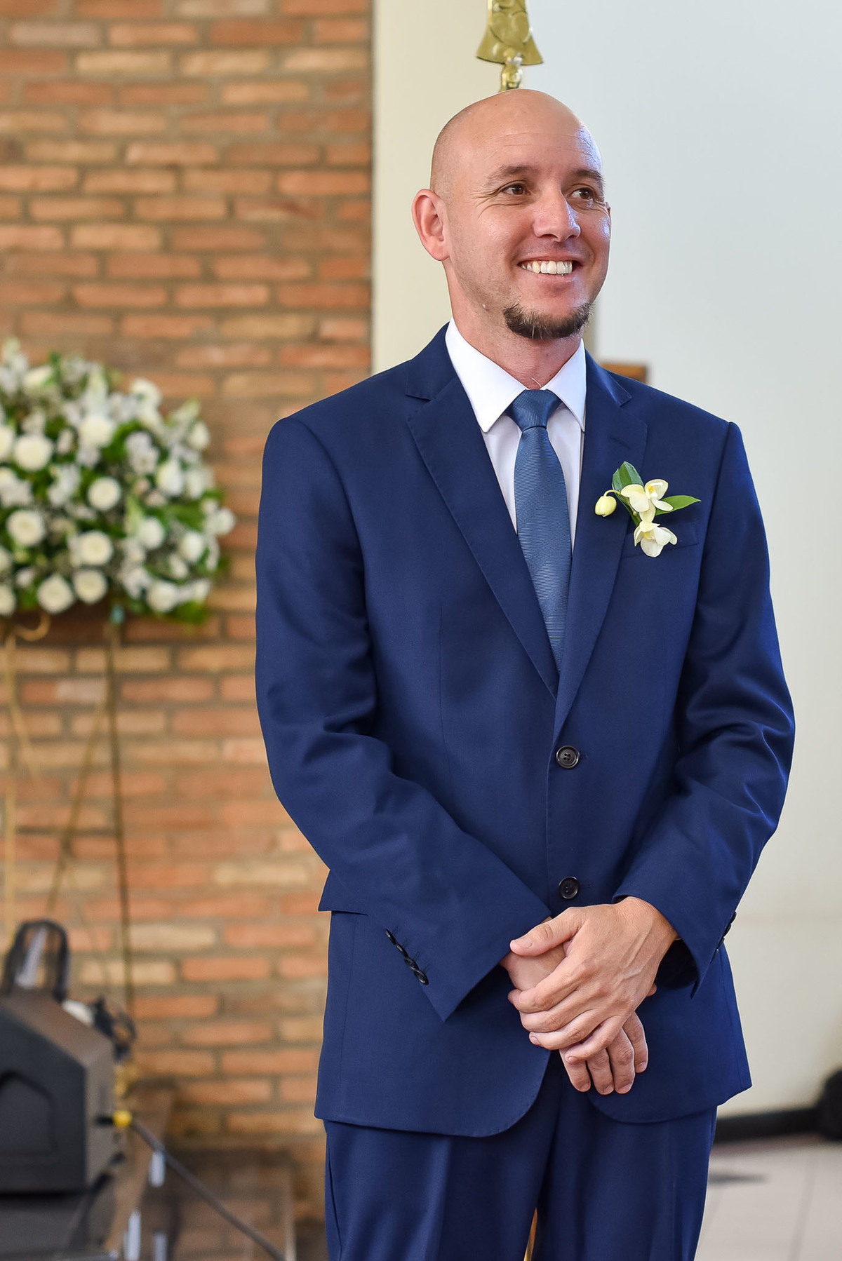 Cerimonia de casamento na Igreja Católica São Sebastião. Vestido de noiva. terno do noivo. casamento na igreja. fotos de casamento. Igreja de Itupeva. Casamento em Itupeva. Noiva Itupeva.