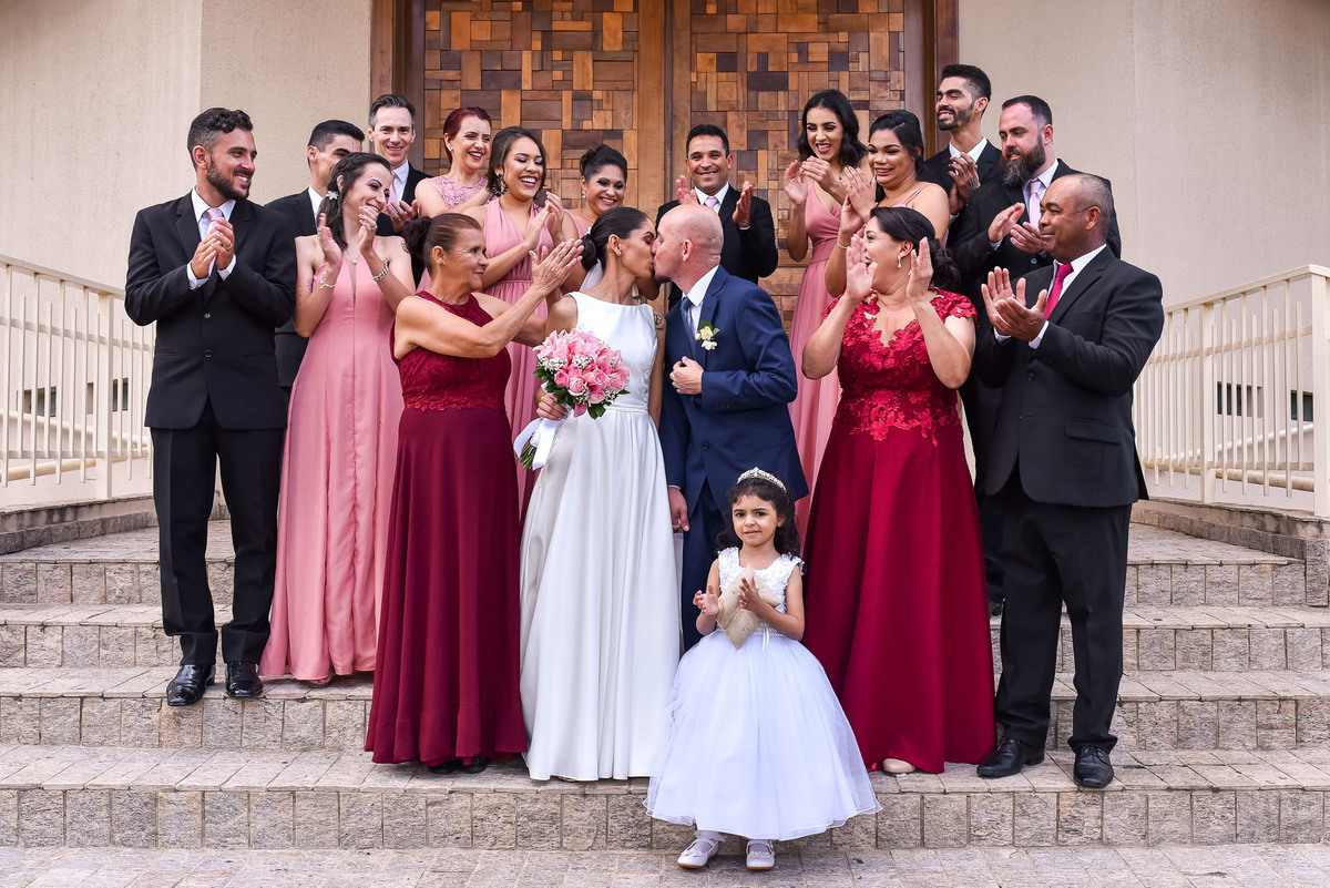 Cerimonia de casamento na Igreja Católica São Sebastião. Vestido de noiva. terno do noivo. casamento na igreja. fotos de casamento. Igreja de Itupeva. Casamento em Itupeva. Noiva Itupeva.