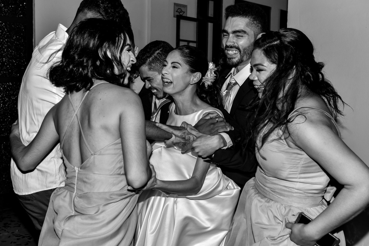 Villa Traviu. Cerimonia de casamento. Fotos de casamento. Wedding. casamento ao ar livre. casamento no campo. Terno do noivo. Casamento Villa Traviu. Vestido de Noiva. Veu de noiva. Festa de casamento Villa Traviu. 