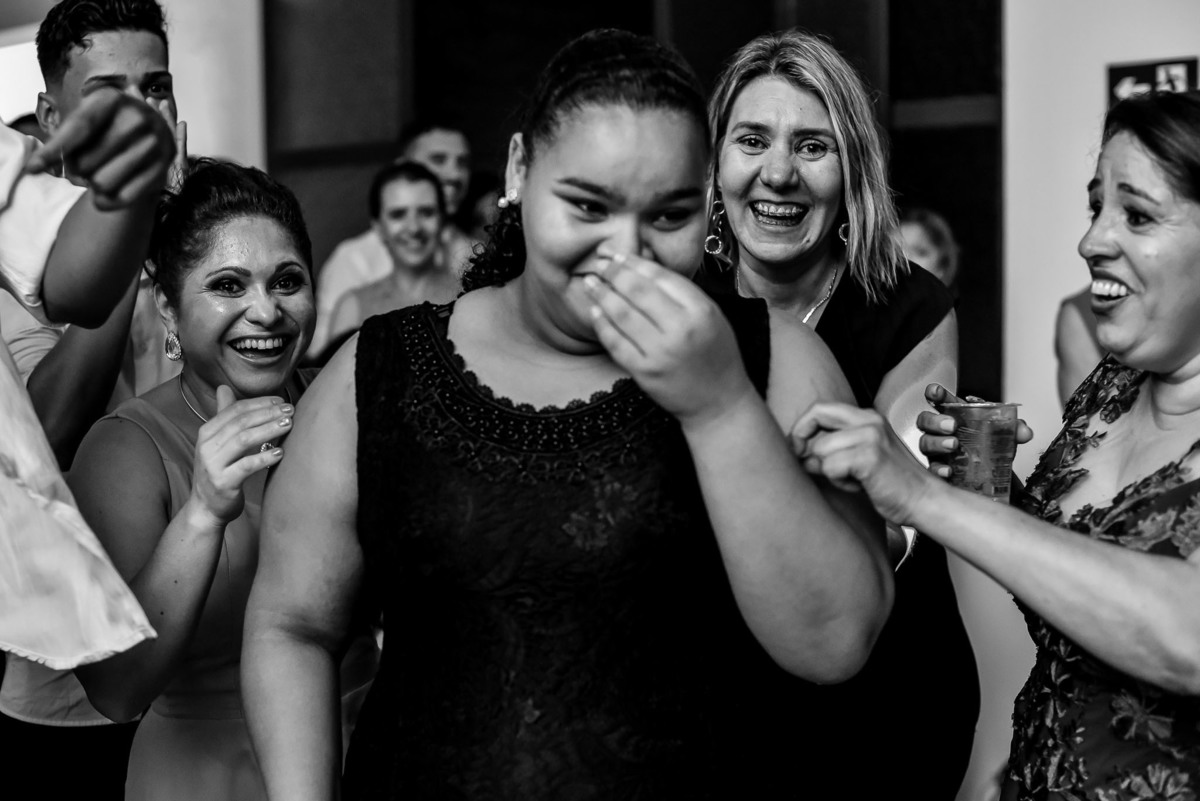 Villa Traviu. Cerimonia de casamento. Fotos de casamento. Wedding. casamento ao ar livre. casamento no campo. Terno do noivo. Casamento Villa Traviu. Vestido de Noiva. Veu de noiva. Festa de casamento Villa Traviu. 