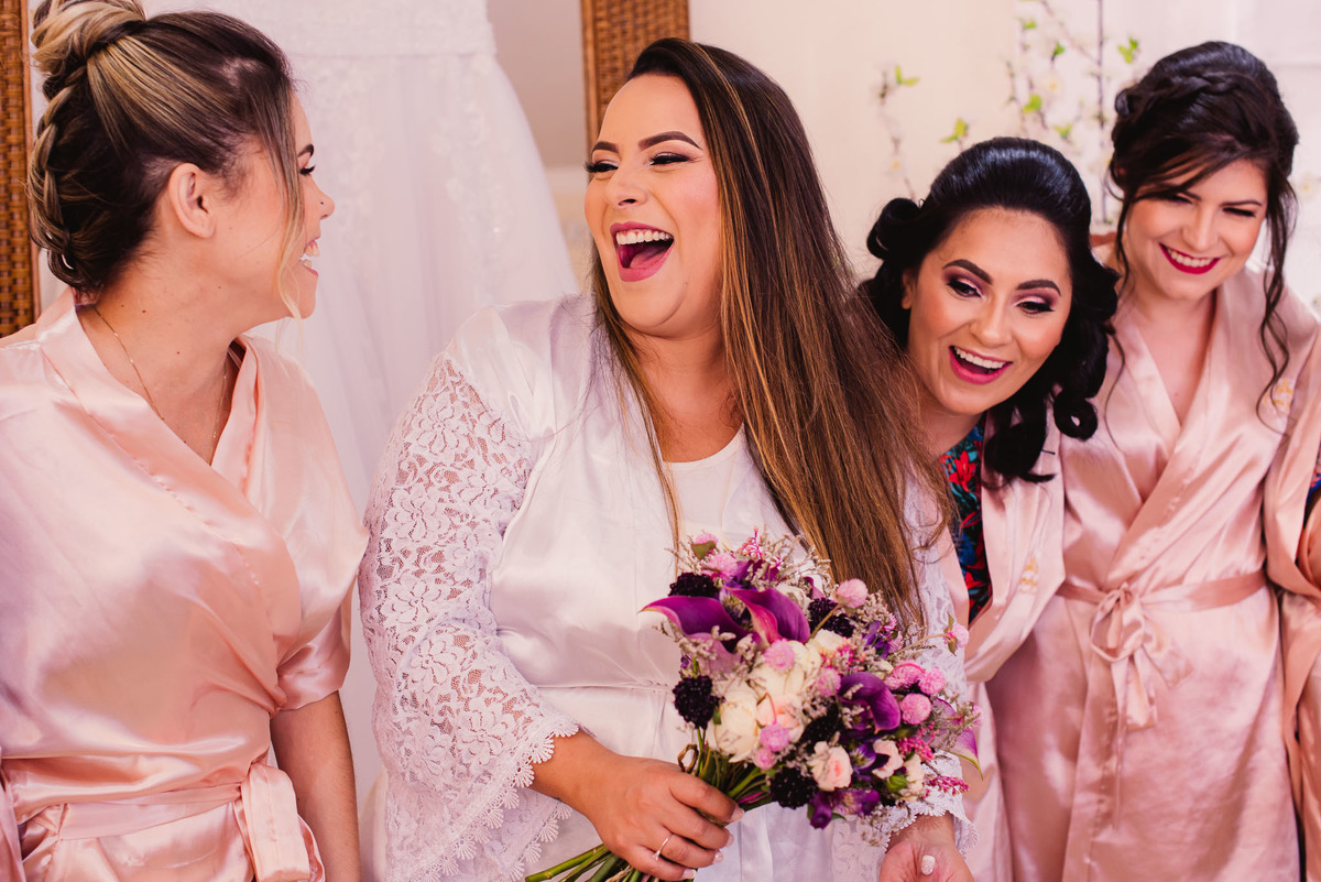 Making off da noiva, Carmen Barros Hair Studio. Vestido de Noiva. Buque de noiva. Dia de noiva. Grande dia. maquiagem de noiva.