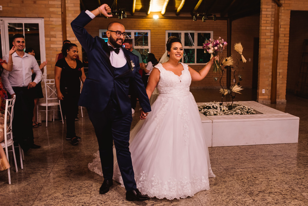 Cerimonia de casamento, chacara paraiso. Fotos de casamento. Wedding. casamento ao ar livre. casamento no campo. vestido da noiva. festa de casamento, balada de casamento, chacara paraiso. salao paraiso.