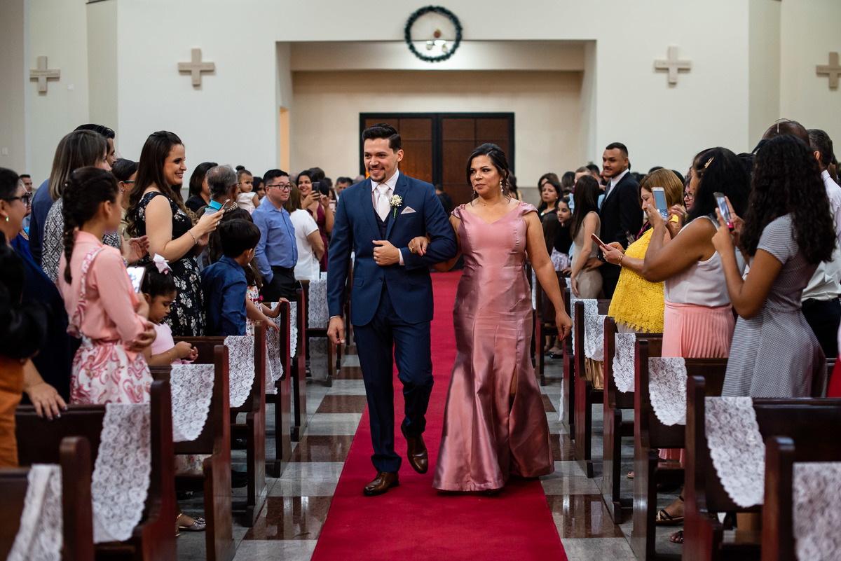 Cerimonia de casamento, Paroquia Nossa Senhora do Rosário, Vestido de noiva. terno do noivo. casamento na igreja. fotos de casamento.