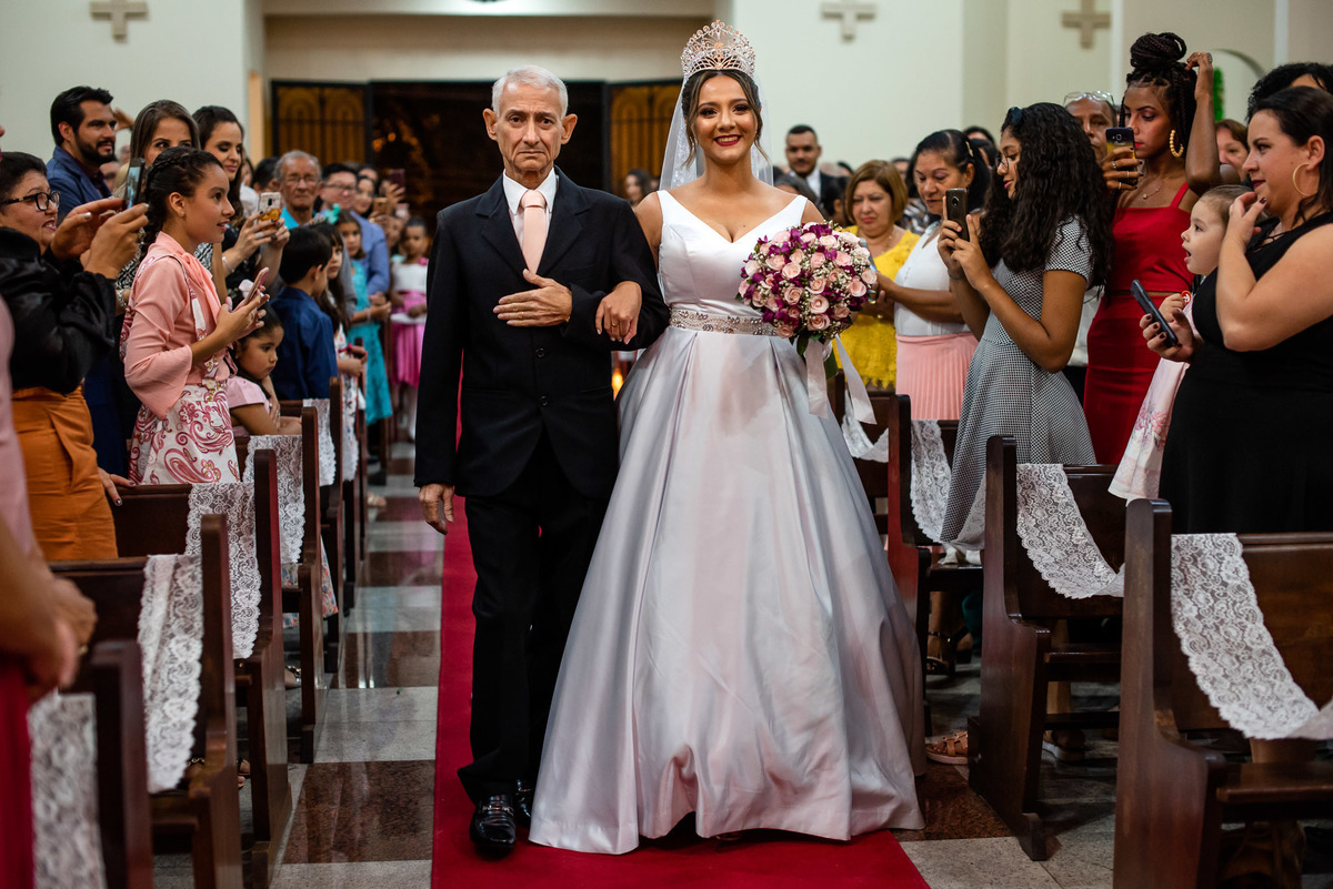 Cerimonia de casamento, Paroquia Nossa Senhora do Rosário, Vestido de noiva. terno do noivo. casamento na igreja. fotos de casamento.