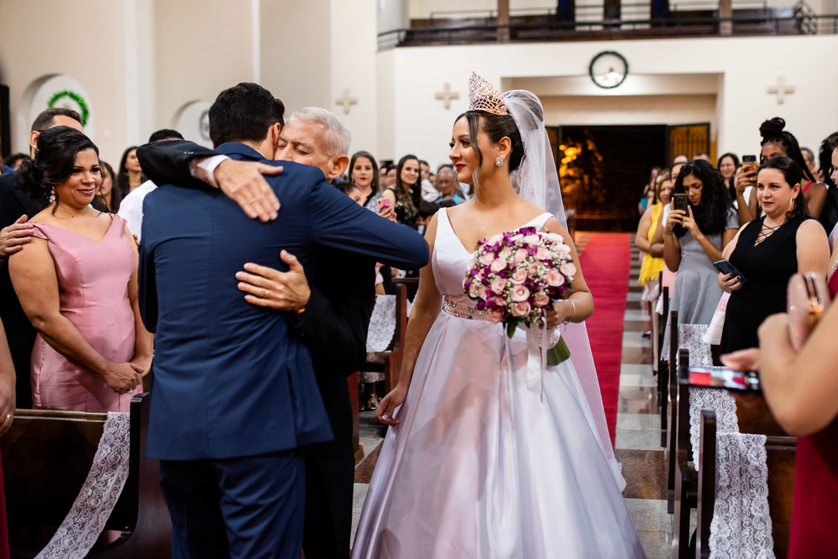 Cerimonia de casamento, Paroquia Nossa Senhora do Rosário, Vestido de noiva. terno do noivo. casamento na igreja. fotos de casamento.