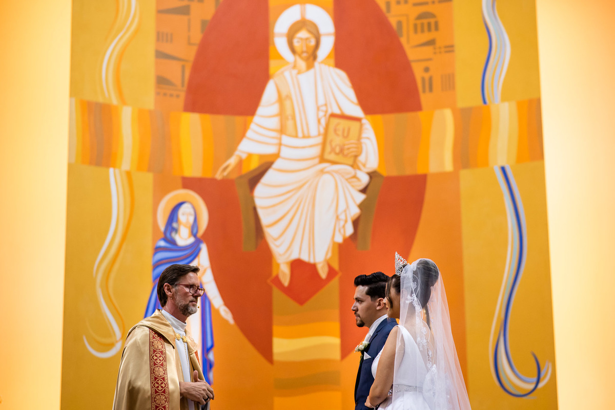 Cerimonia de casamento, Paroquia Nossa Senhora do Rosário, Vestido de noiva. terno do noivo. casamento na igreja. fotos de casamento.
