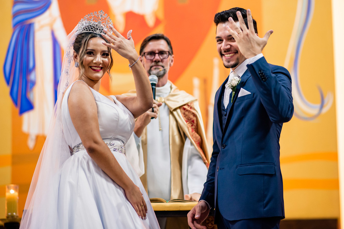 Cerimonia de casamento, Paroquia Nossa Senhora do Rosário, Vestido de noiva. terno do noivo. casamento na igreja. fotos de casamento.