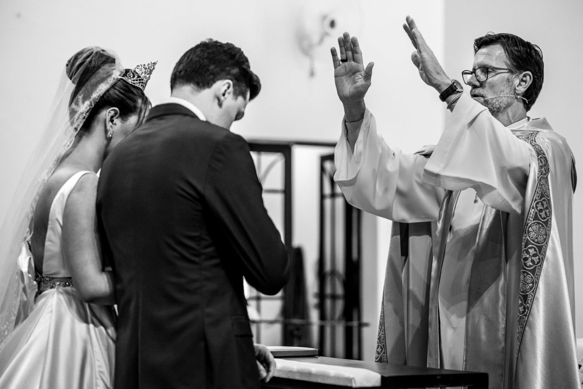 Cerimonia de casamento, Paroquia Nossa Senhora do Rosário, Vestido de noiva. terno do noivo. casamento na igreja. fotos de casamento.