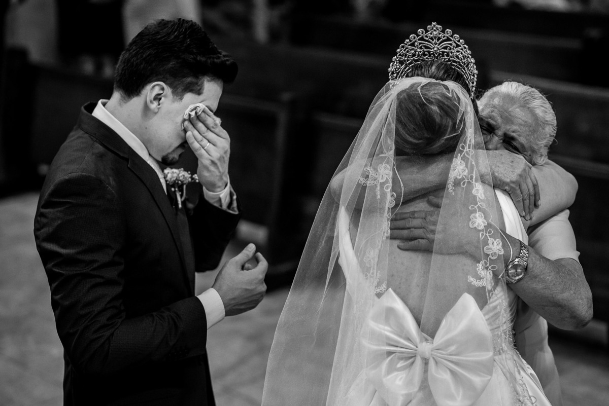 Cerimonia de casamento, Paroquia Nossa Senhora do Rosário, Vestido de noiva. terno do noivo. casamento na igreja. fotos de casamento.