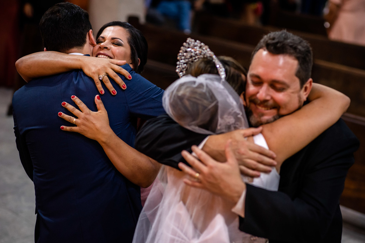 Cerimonia de casamento, Paroquia Nossa Senhora do Rosário, Vestido de noiva. terno do noivo. casamento na igreja. fotos de casamento.
