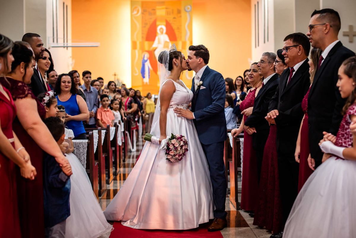 Cerimonia de casamento, Paroquia Nossa Senhora do Rosário, Vestido de noiva. terno do noivo. casamento na igreja. fotos de casamento.