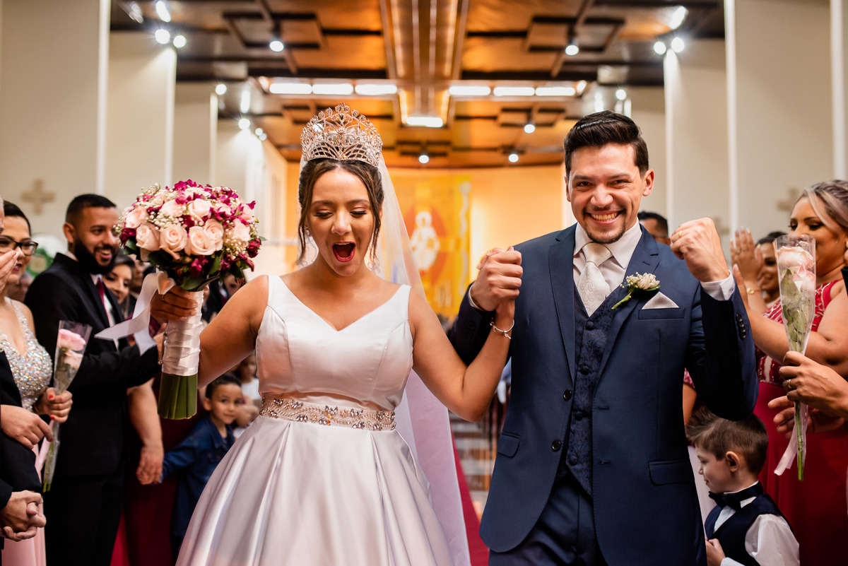 Cerimonia de casamento, Paroquia Nossa Senhora do Rosário, Vestido de noiva. terno do noivo. casamento na igreja. fotos de casamento.