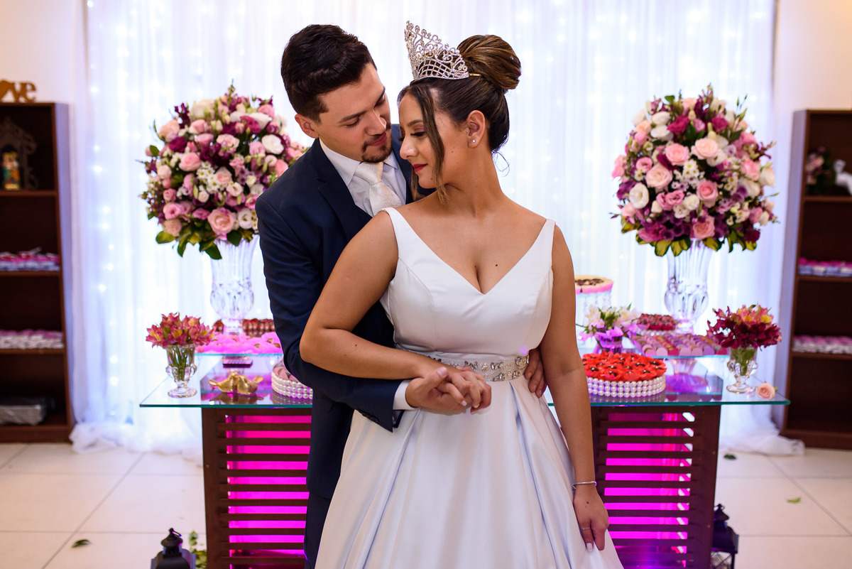 Ensaio casal, noivos, fotos noivos, recepçao Espaco brunholi. fotos de casamento Espaco brunholi decoraçao de casamento.  decoraçoes genesis. casa do garsom.
 fotos expontaneas.
fotos casamento, festa de casamento