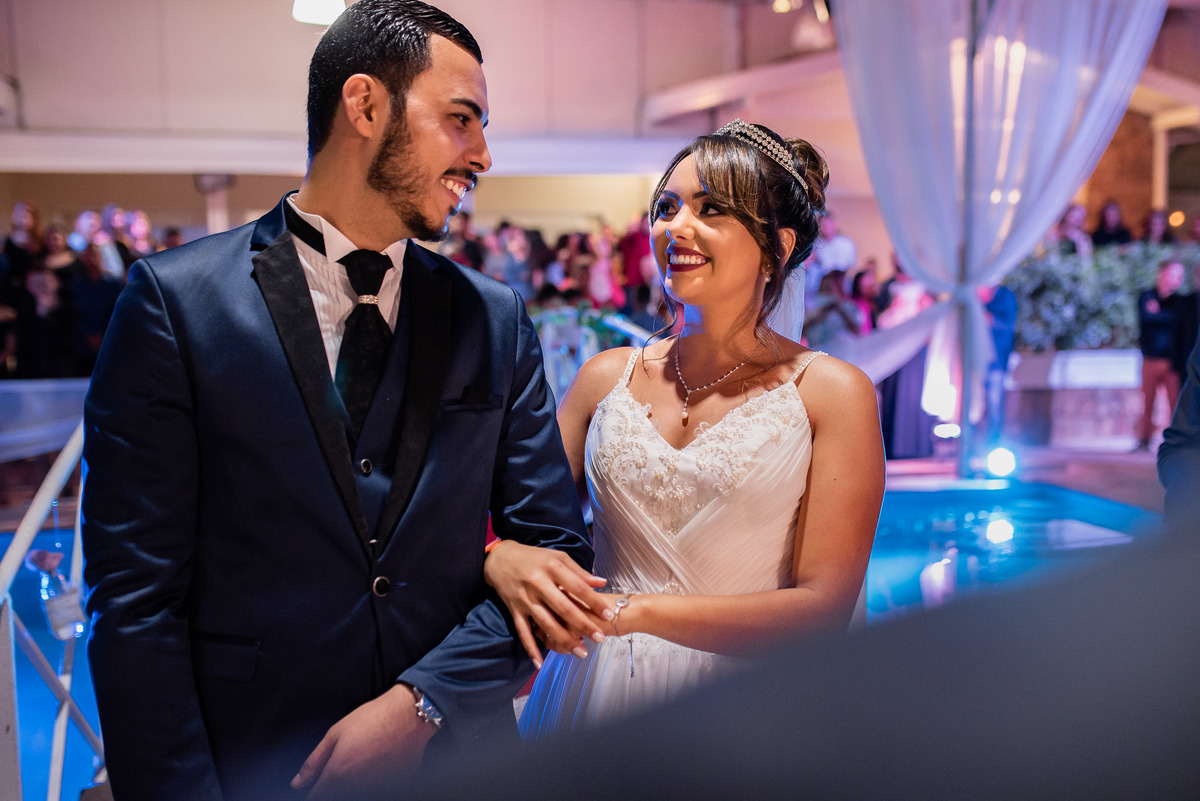 Casamento, casamento em são paulo, casamento em cotia, casamento em osasco, Cerimonia de casamento, Vestido de noiva. terno do noivo. casamento na salão. fotos de casamento. Espaço mosaico
