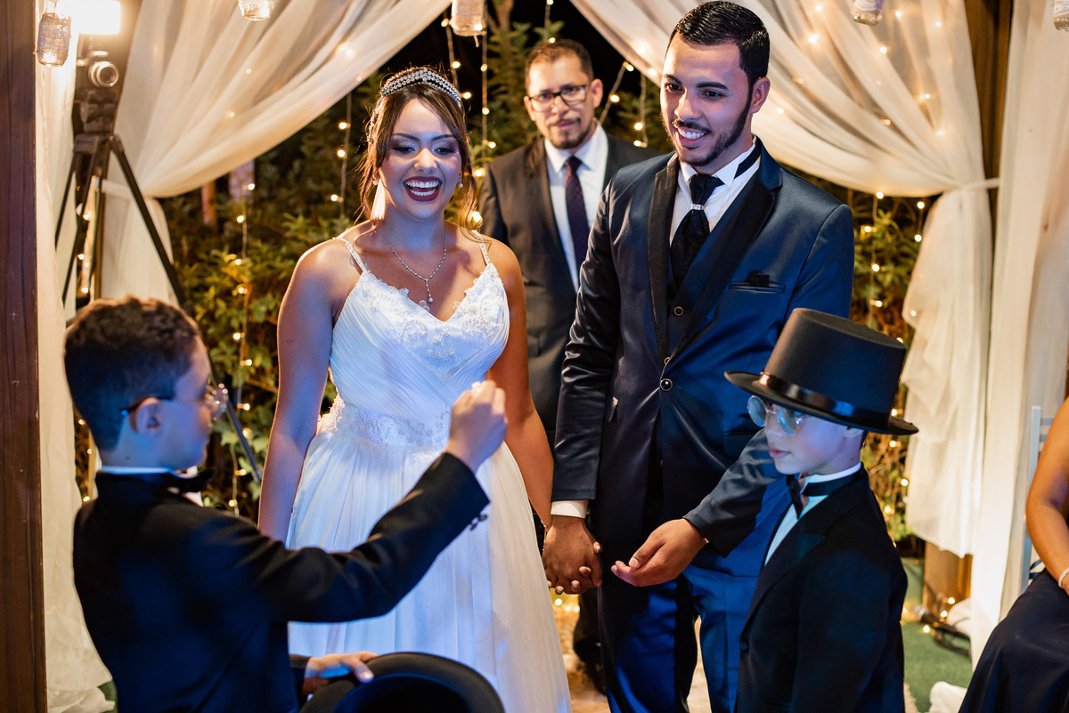 Casamento, casamento em são paulo, casamento em cotia, casamento em osasco, Cerimonia de casamento, Vestido de noiva. terno do noivo. casamento na salão. fotos de casamento. Espaço mosaico,  noivinhos, noivinhos magicos, aliança