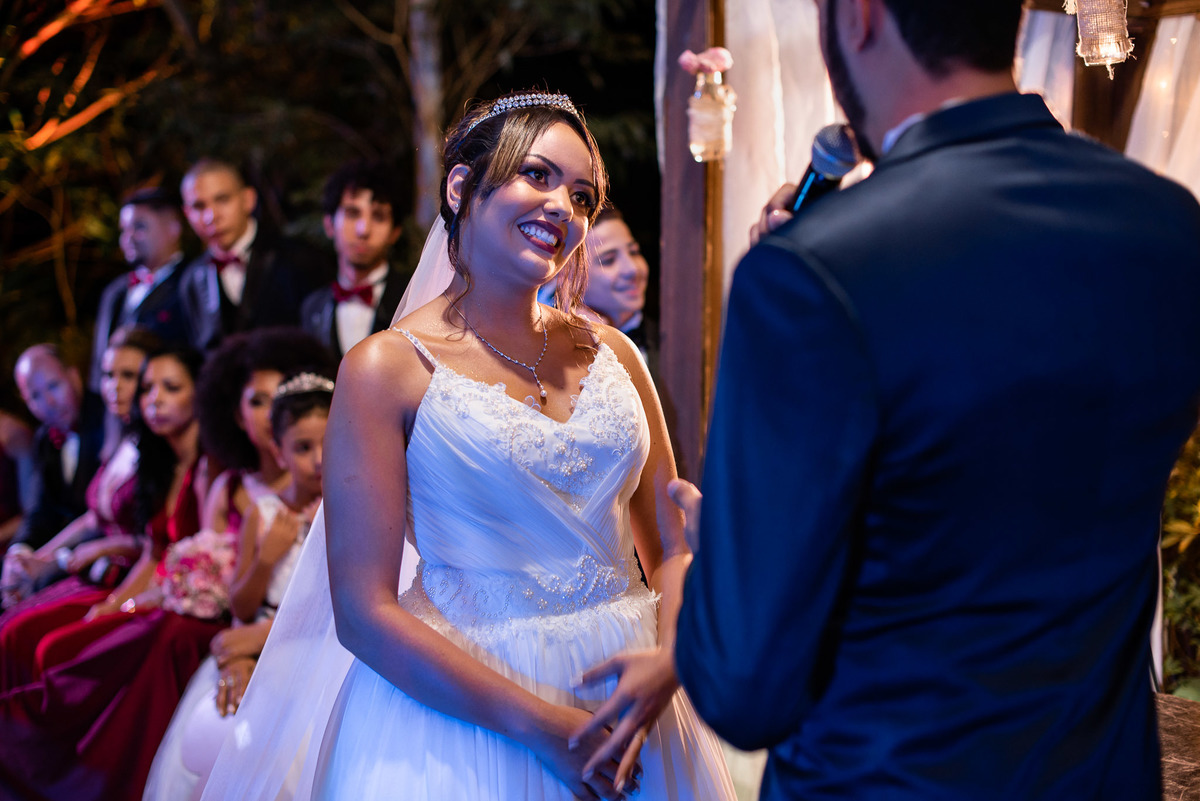 Casamento, casamento em são paulo, casamento em cotia, casamento em osasco, Cerimonia de casamento, Vestido de noiva. terno do noivo. casamento na salão. fotos de casamento. Espaço mosaico, aliança, troca de alianças
