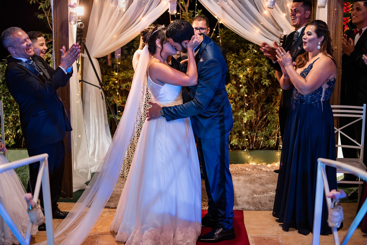 Casamento, casamento em são paulo, casamento em cotia, casamento em osasco, Cerimonia de casamento, Vestido de noiva. terno do noivo. casamento na salão. fotos de casamento. Espaço mosaico, aliança, troca de alianças