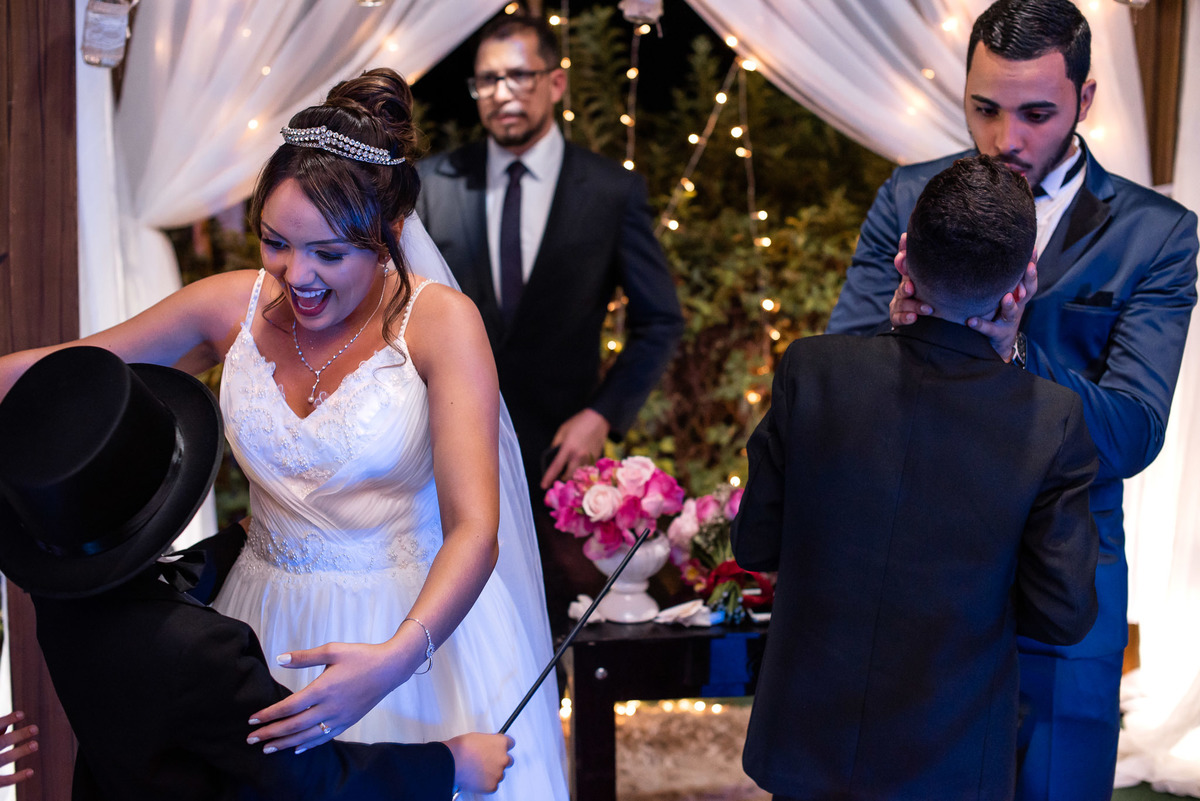 Casamento, casamento em são paulo, casamento em cotia, casamento em osasco, Cerimonia de casamento, Vestido de noiva. terno do noivo. casamento na salão. fotos de casamento. Espaço mosaico, aliança, troca de alianças