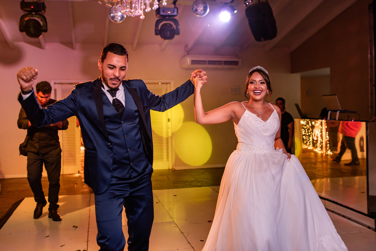 Casamento, casamento em são paulo, casamento em cotia, casamento em osasco, Cerimonia de casamento, Vestido de noiva. terno do noivo. casamento na salão. fotos de casamento. Espaço mosaico, balada, balada casamento, balada noivos 