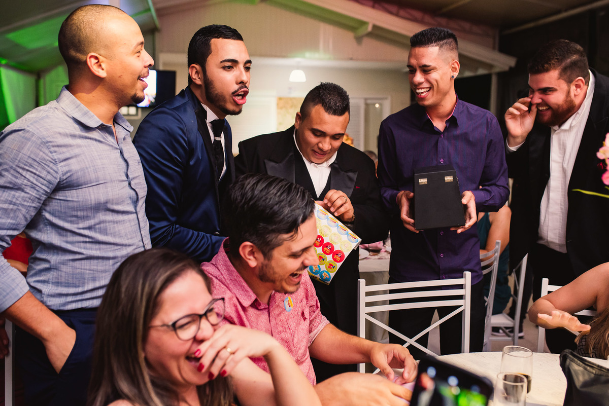 Casamento, casamento em são paulo, casamento em cotia, casamento em osasco, Cerimonia de casamento, Vestido de noiva. terno do noivo. casamento na salão. fotos de casamento. Espaço mosaico, sapatinho da noiva, gravada do noivo, gravata, sapatinho