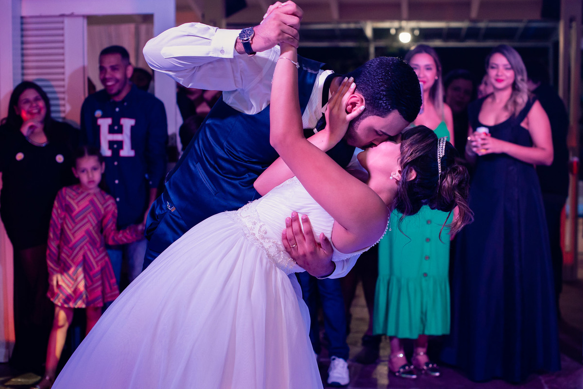 Casamento, casamento em são paulo, casamento em cotia, casamento em osasco, Cerimonia de casamento, Vestido de noiva. terno do noivo. casamento na salão. fotos de casamento. Espaço mosaico, balada, balada casamento,balada noivos,dança noivos, valsa noivos