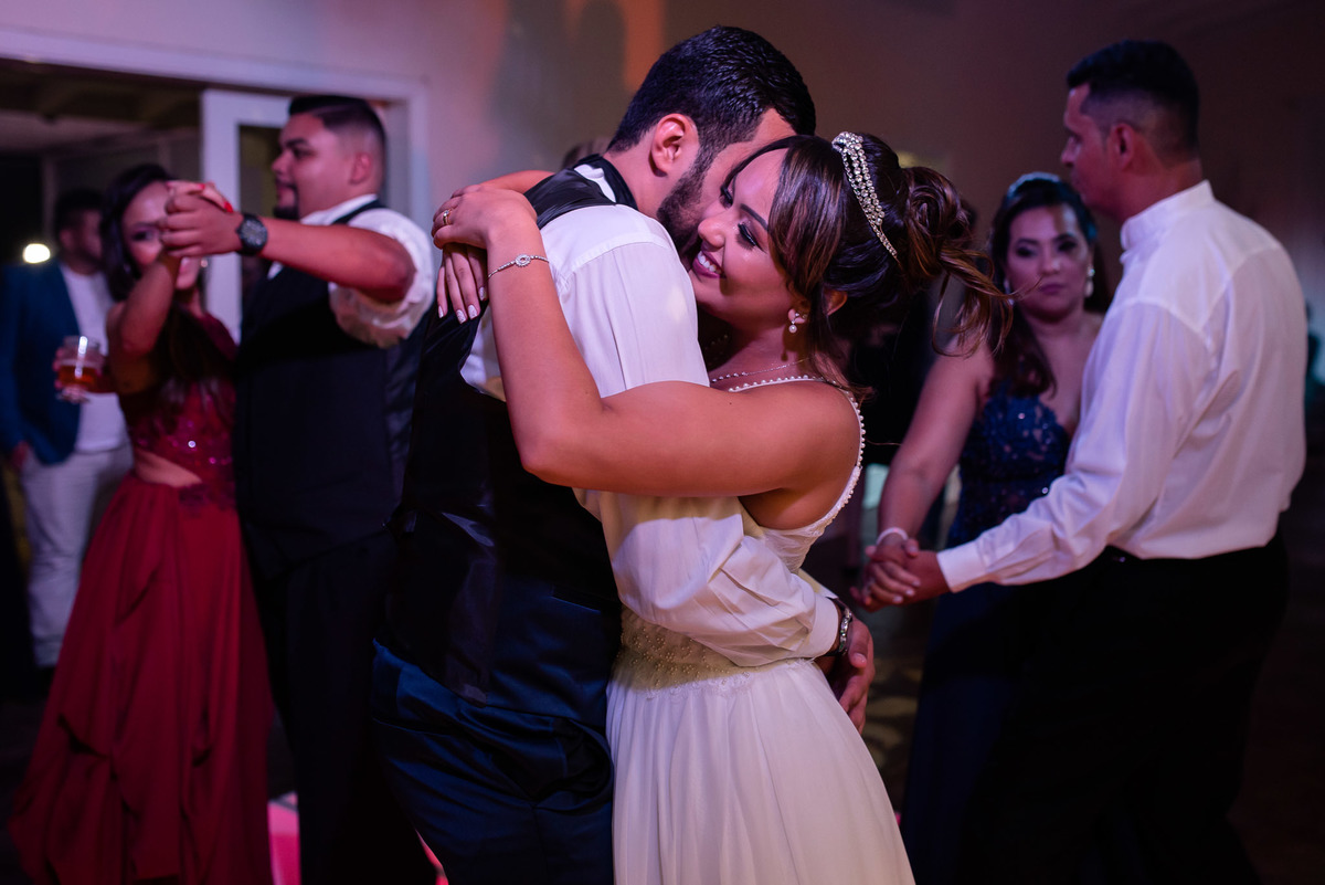 Casamento, casamento em são paulo, casamento em cotia, casamento em osasco, Cerimonia de casamento, Vestido de noiva. terno do noivo. casamento na salão. fotos de casamento. Espaço mosaico, balada, balada casamento,balada noivos,dança noivos, valsa noivos