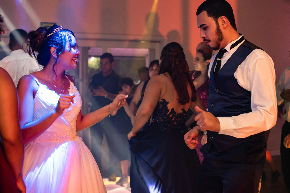 Casamento, casamento em são paulo, casamento em cotia, casamento em osasco, Cerimonia de casamento, Vestido de noiva. terno do noivo. casamento na salão. fotos de casamento. Espaço mosaico, balada, balada casamento,balada noivos,dança noivos, valsa noivos