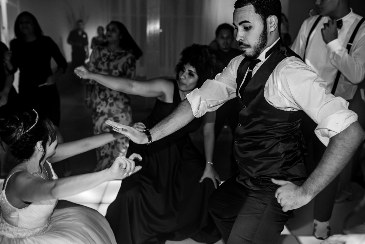 Casamento, casamento em são paulo, casamento em cotia, casamento em osasco, Cerimonia de casamento, Vestido de noiva. terno do noivo. casamento na salão. fotos de casamento. Espaço mosaico, balada, balada casamento,balada noivos,dança noivos, valsa noivos