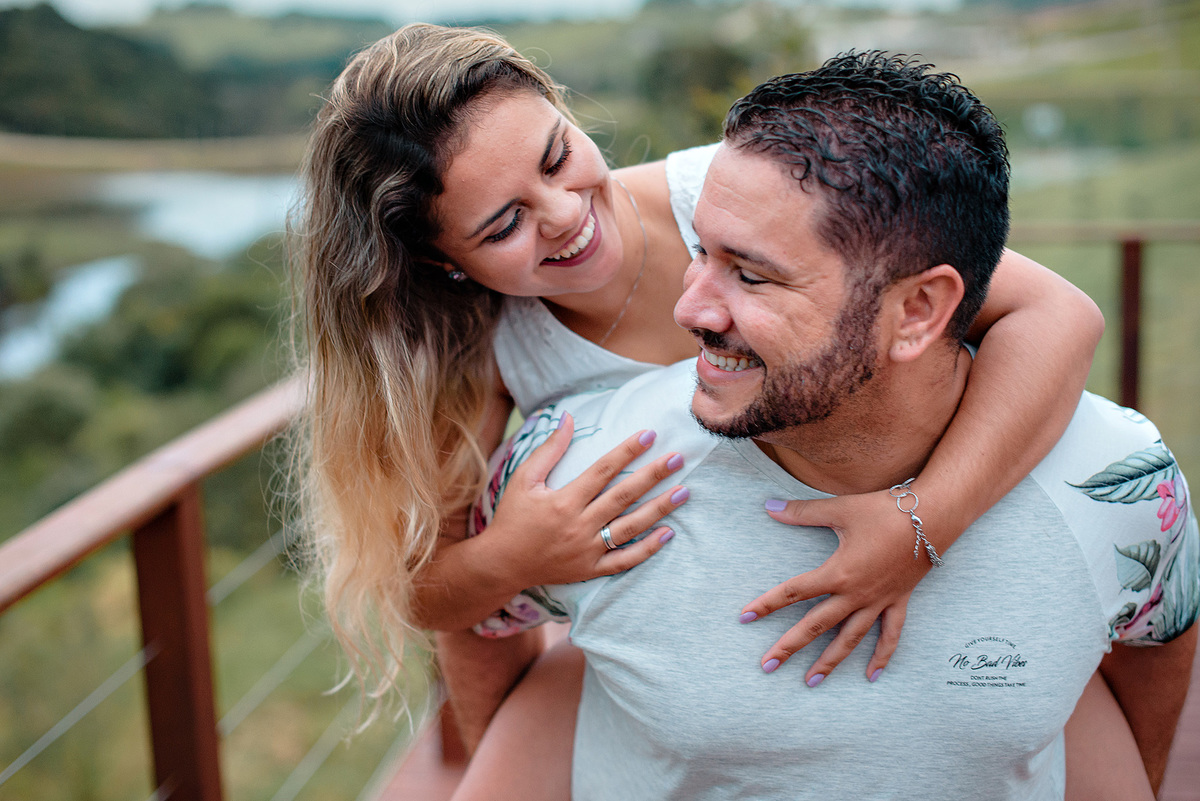 Ensaio pre casamento, pre wedding, emporio tapera grande, prewedding na fazenda, pre wedding com dog, pre wedding com cachorro, ensaio com caozinho, yorkshare, mini yorkshare. amor por cao, noivos itatiba, ideias para pre wedding. dicas para pre wedding.