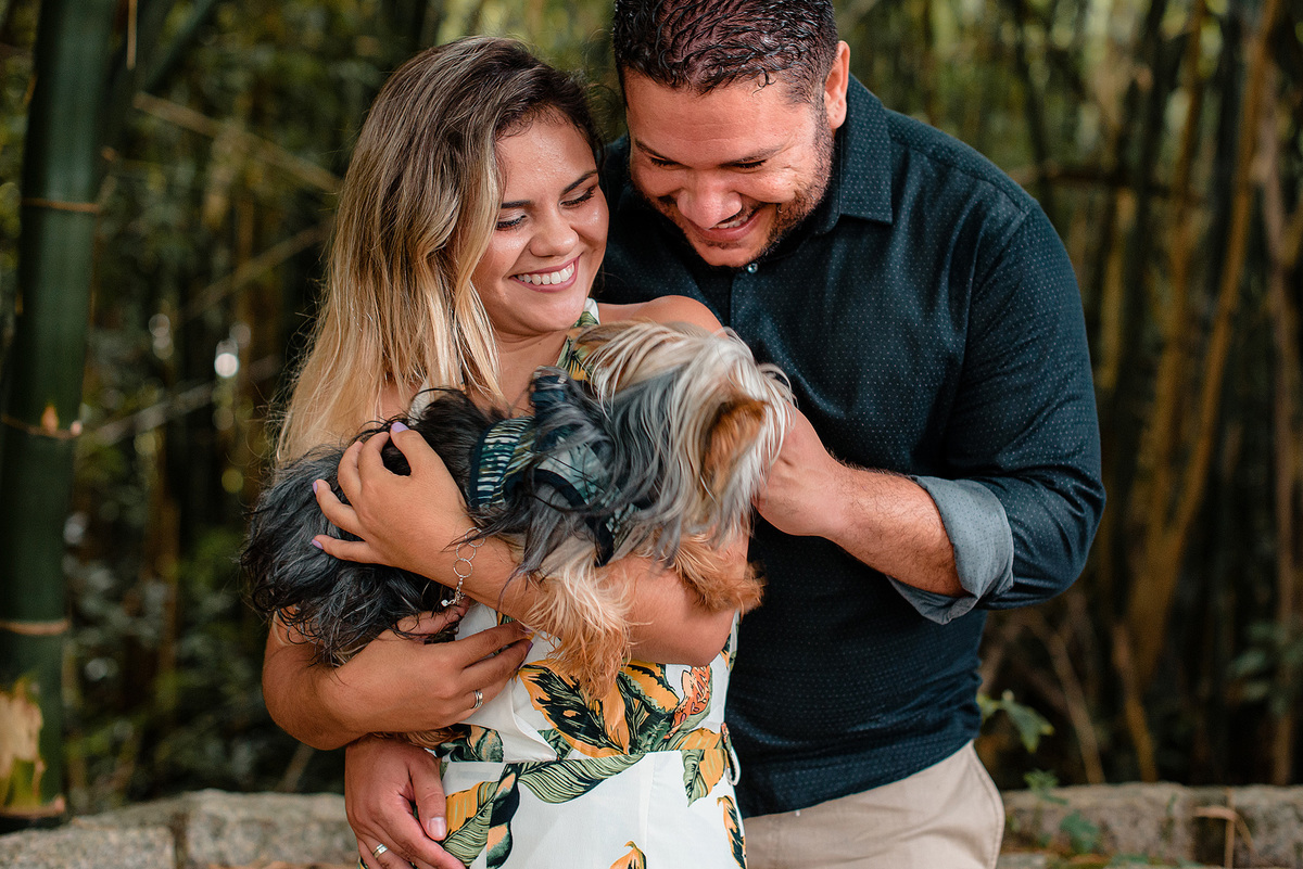 Ensaio pre casamento, pre wedding, emporio tapera grande, prewedding na fazenda, pre wedding com dog, pre wedding com cachorro, ensaio com caozinho, yorkshare, mini yorkshare. amor por cao, noivos itatiba, ideias para pre wedding. dicas para pre wedding.