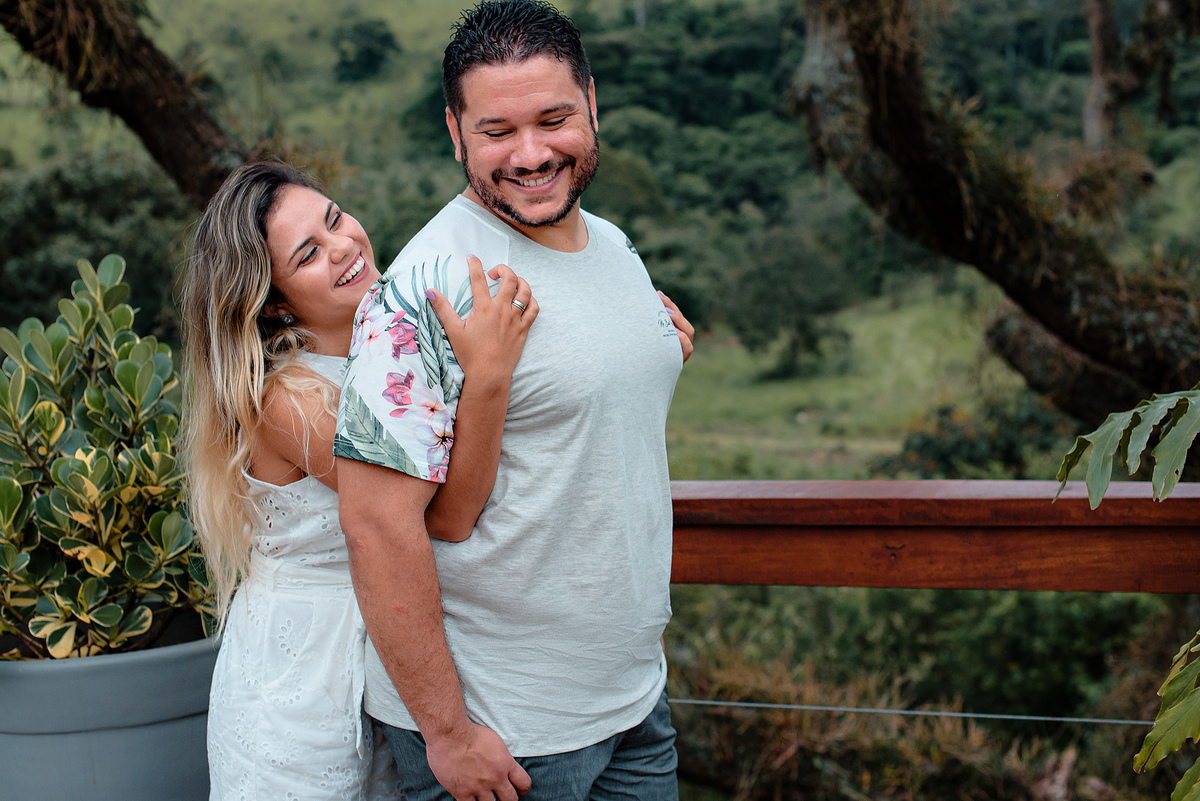 Ensaio pre casamento, pre wedding, emporio tapera grande, prewedding na fazenda, pre wedding com dog, pre wedding com cachorro, ensaio com caozinho, yorkshare, mini yorkshare. amor por cao, noivos itatiba, ideias para pre wedding. dicas para pre wedding.
