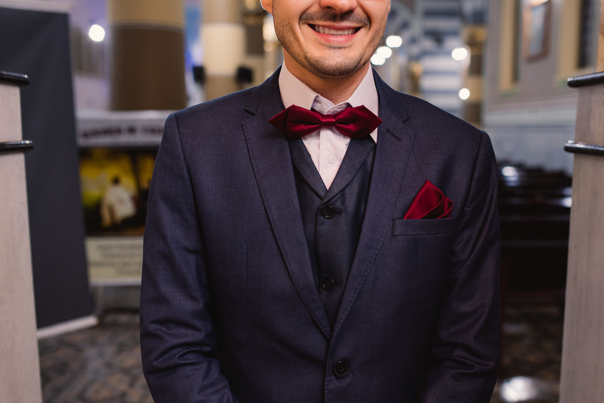 Cerimonia de casamento, igreja Paróquia Nossa Senhora da Conceição, terno do noivo.