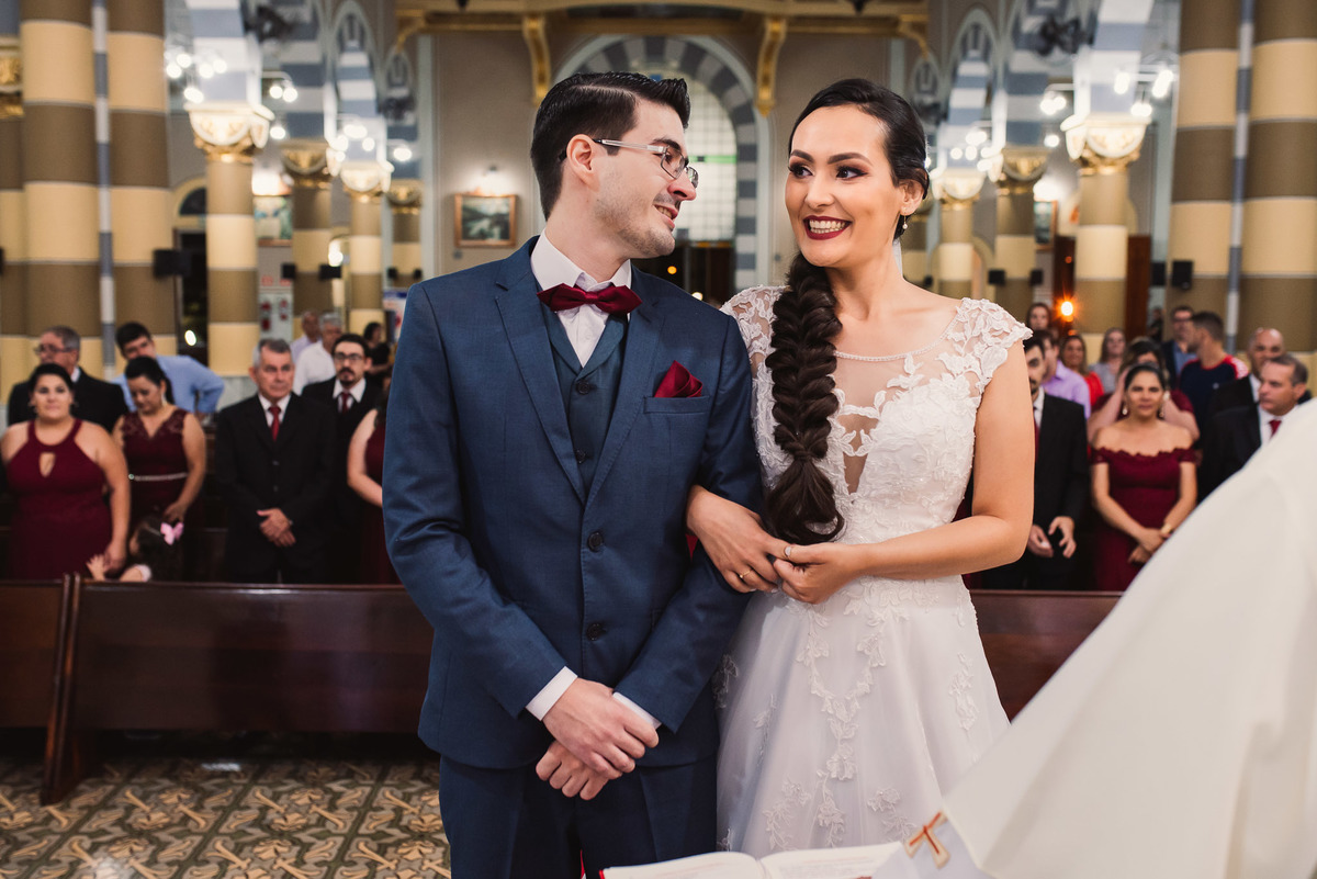 Cerimonia de casamento, igreja Paróquia Nossa Senhora da Conceição, Vestido da noiva, fotos de casamento, terno do noivo, fotografo de casamento. vestido de noiva.