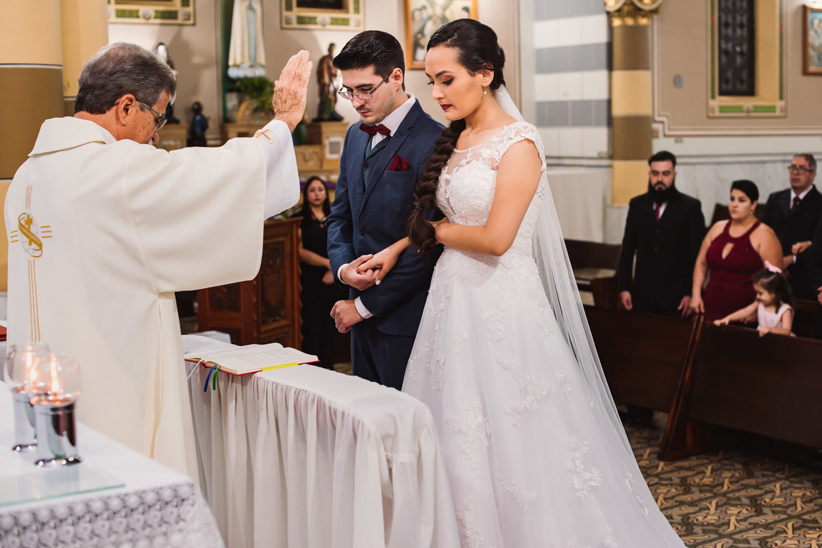 Cerimonia de casamento, igreja Paróquia Nossa Senhora da Conceição, Vestido da noiva, fotos de casamento, terno do noivo, fotografo de casamento. vestido de noiva.