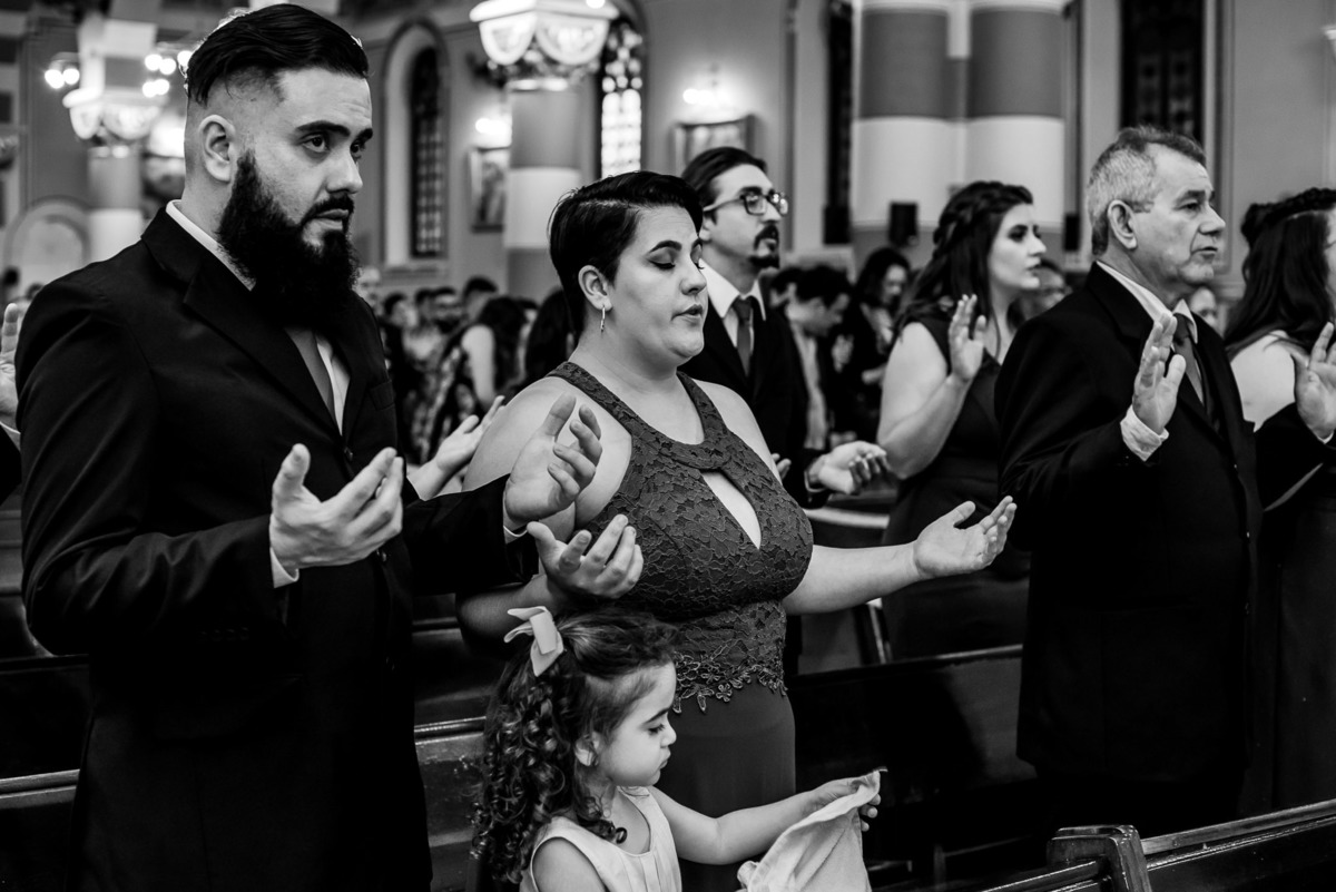 Cerimonia de casamento, igreja Paróquia Nossa Senhora da Conceição, Vestido da noiva, fotos de casamento, terno do noivo, fotografo de casamento. vestido de noiva.