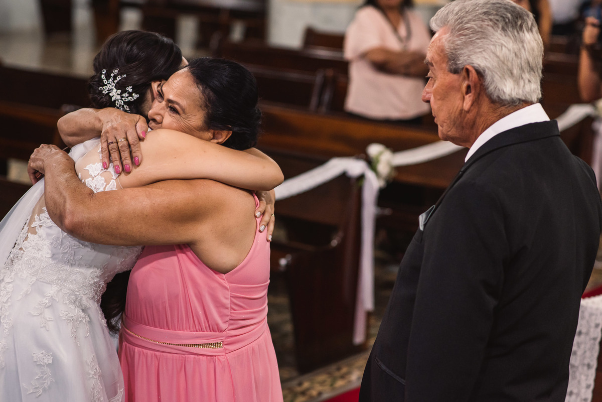 Cerimonia de casamento, igreja Paróquia Nossa Senhora da Conceição, Vestido da noiva, fotos de casamento, terno do noivo, fotografo de casamento. vestido de noiva.