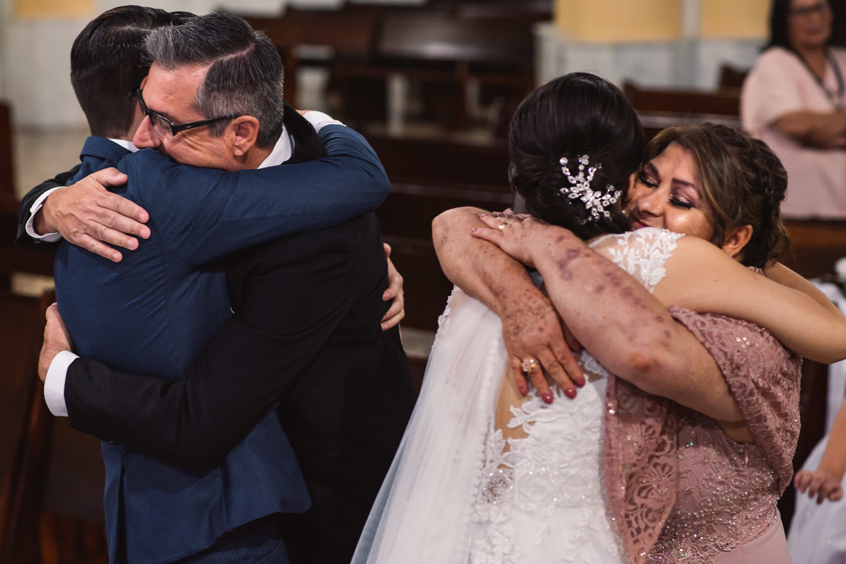 Cerimonia de casamento, igreja Paróquia Nossa Senhora da Conceição, Vestido da noiva, fotos de casamento, terno do noivo, fotografo de casamento. vestido de noiva.