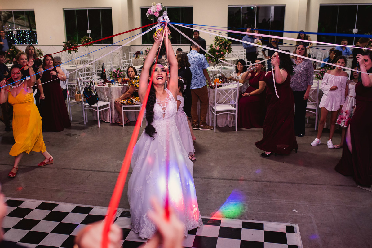 Casamento, casamento em são paulo, casamento em Jundiai, Vestido de noiva. terno do noivo. casamento na salão. fotos de casamento. Espaço real sedan , buque da noiva, buque de fita, noiva jogando o buque, ideais para buque festa de casamento animada