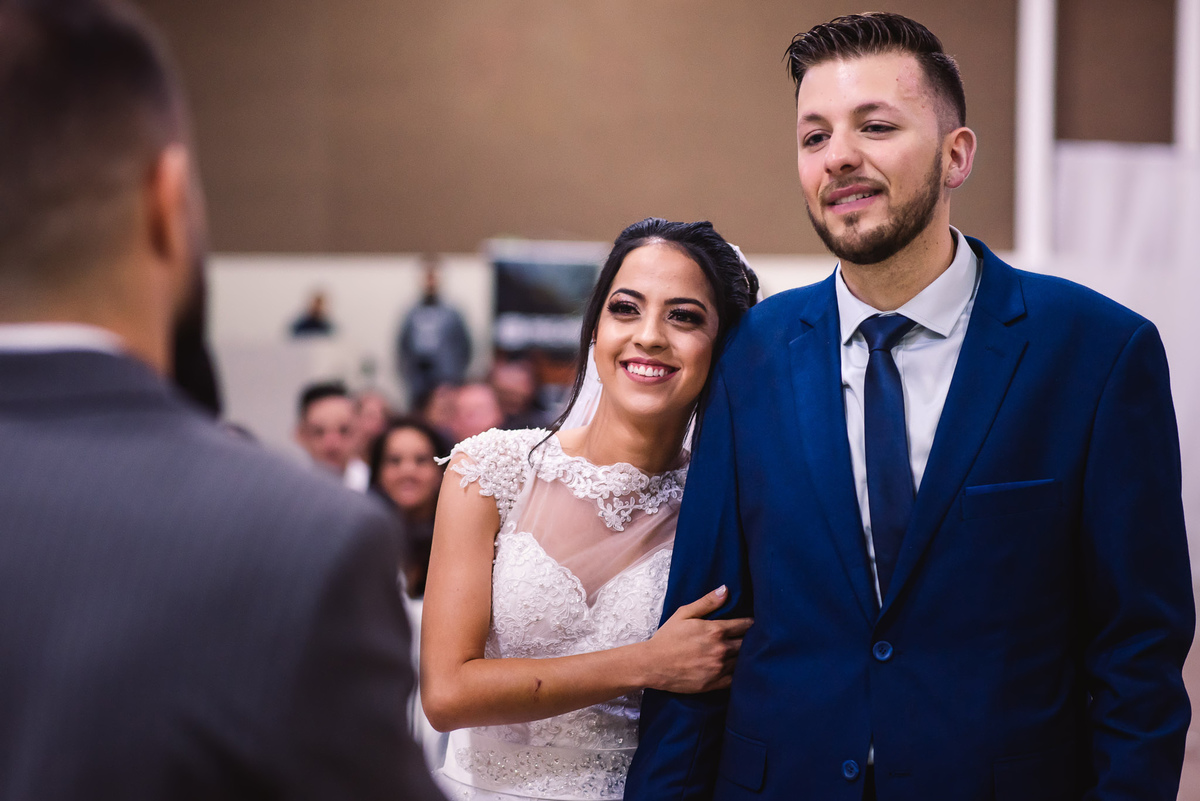 Cerimonia de casamento, igreja bola de neve, terno do noivo, fotos de casamento. decoração de casamento, vestido de noiva.