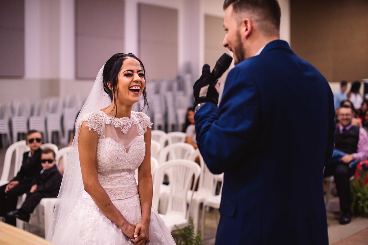 Cerimonia de casamento, igreja bola de neve, terno do noivo, fotos de casamento. decoração de casamento, vestido de noiva.