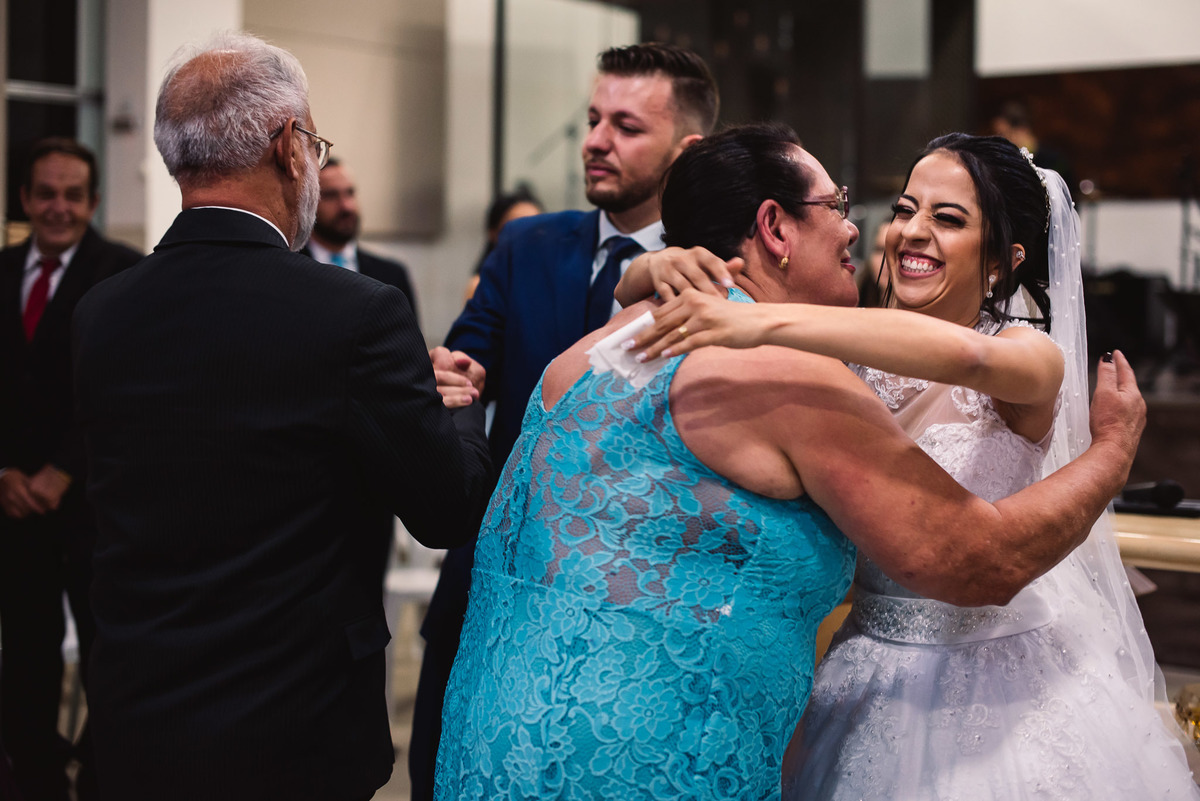 Cerimonia de casamento, igreja bola de neve, terno do noivo, fotos de casamento. decoração de casamento, vestido de noiva.