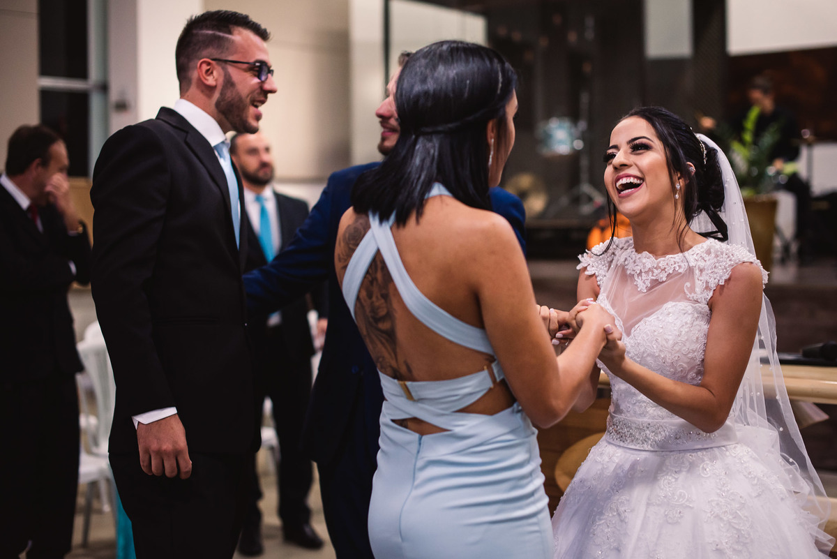 Cerimonia de casamento, igreja bola de neve, terno do noivo, fotos de casamento. decoração de casamento, vestido de noiva.