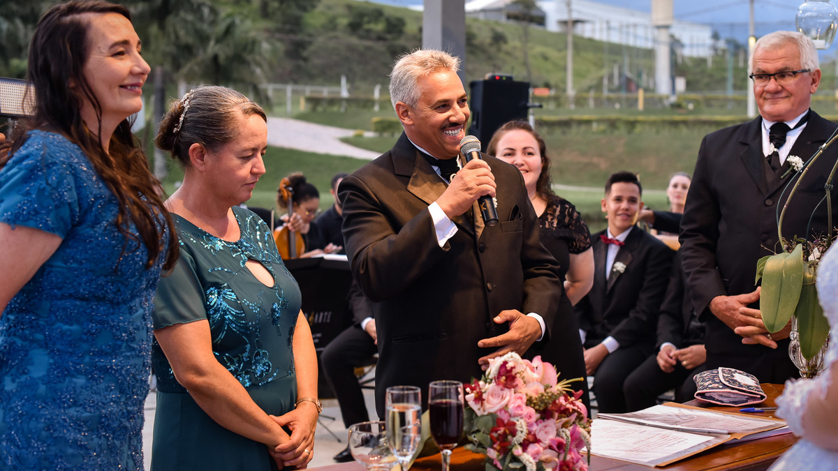 Cerimonia de casamento,noivinhos, Vestido da noiva, fotos de casamento, fotografo de casamento. fotos lagoa santa rita, entrada  do noivo, casamento. fotografia de casamento
