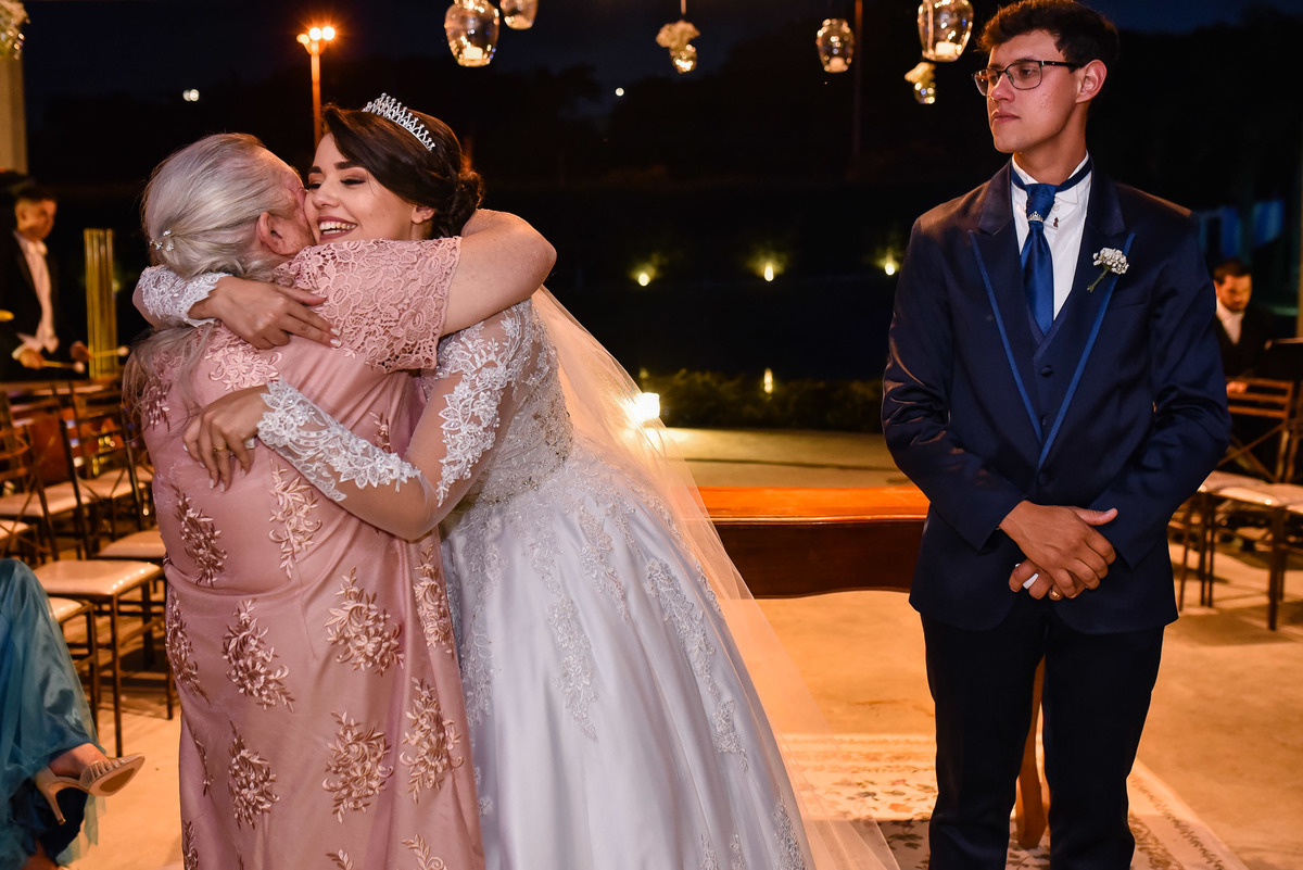 Cerimonia de casamento,noivinhos, Vestido da noiva, fotos de casamento, fotografo de casamento. fotos lagoa santa rita, entrada  do noivo, casamento. fotografia de casamento, fotografias com emoção