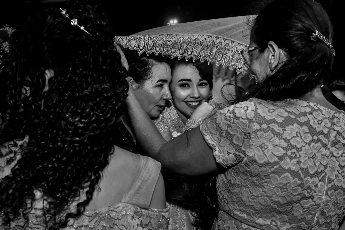 Cerimonia de casamento,noivinhos, Vestido da noiva, fotos de casamento, fotografo de casamento. fotos lagoa santa rita, entrada  do noivo, casamento. fotografia de casamento, fotografias com emoção