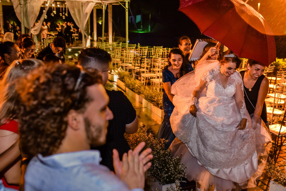 Cerimonia de casamento,noivinhos, Vestido da noiva, fotos de casamento, fotografo de casamento. fotos lagoa santa rita, entrada  do noivo, casamento. fotografia de casamento, fotografias com emoção