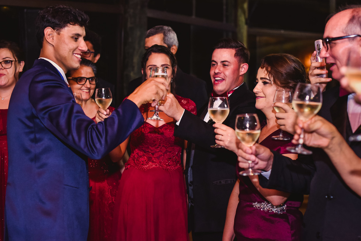 Cerimonia de casamento, Vestido da noiva, fotos de casamento, fotografo de casamento. lagoa santa rita, entrada  do noivo, casamento. noivos vinhedo, fotografias com emoção, entrada dos noivos, festa de casamento, casamento em Vinhedo, casamento Jundiaí