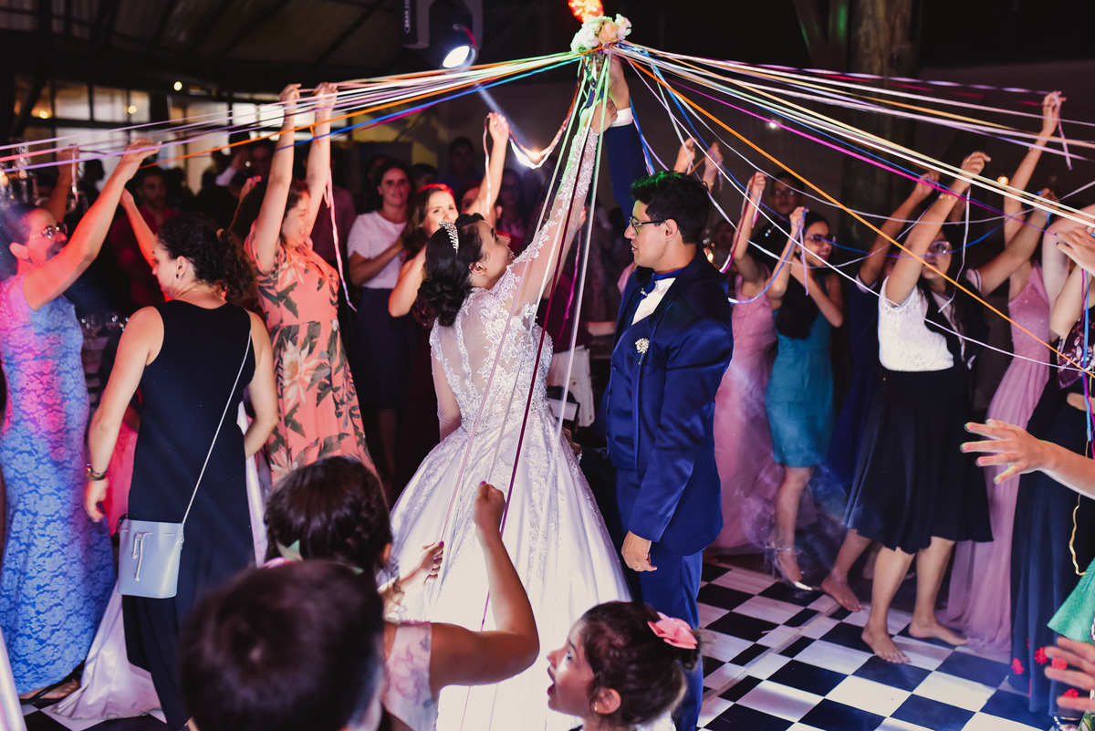 Cerimonia de casamento, Vestido da noiva, fotos de casamento, fotografo de casamento. lagoa santa rita, casamento. noivos vinhedo, fotografias com emoção, festa de casamento, casamento em Vinhedo, casamento Jundiaí, Buque, buque de fita