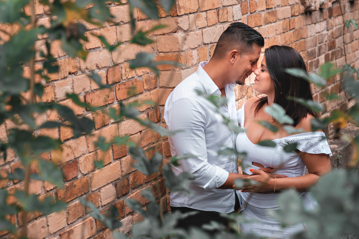 Ensaio Pre wedding no poupatempo jundiai, ensaio noivos, pre wedding Museu Ferroviário da Companhia Paulista. Ensaio no trem. Ferrovia. Pre wedding no trem. pre wedding rustico. Ensaio pre wedding familia, ensaio fotográfico familia